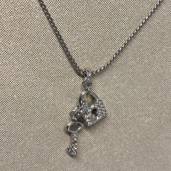 Swarovski Ginger lock and key necklace stamped - Picture 11 of 11